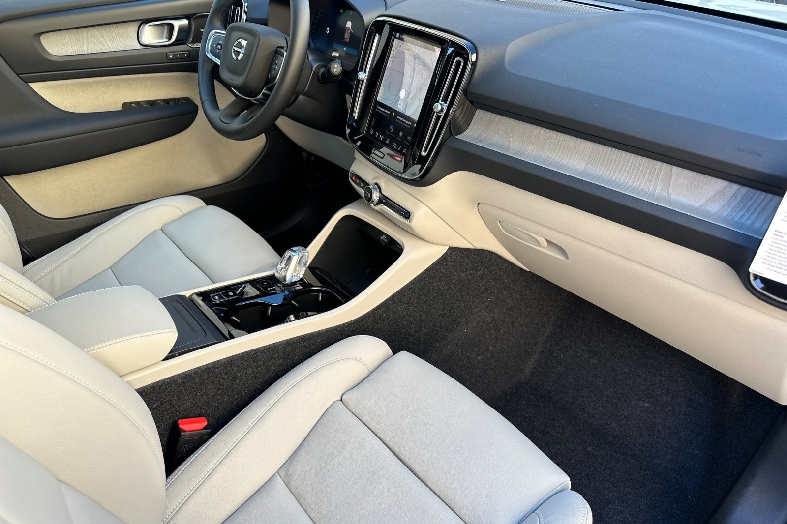 2026 Volvo XC40 B5 Ultra