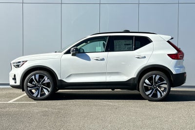 2026 Volvo XC40 B5 Ultra