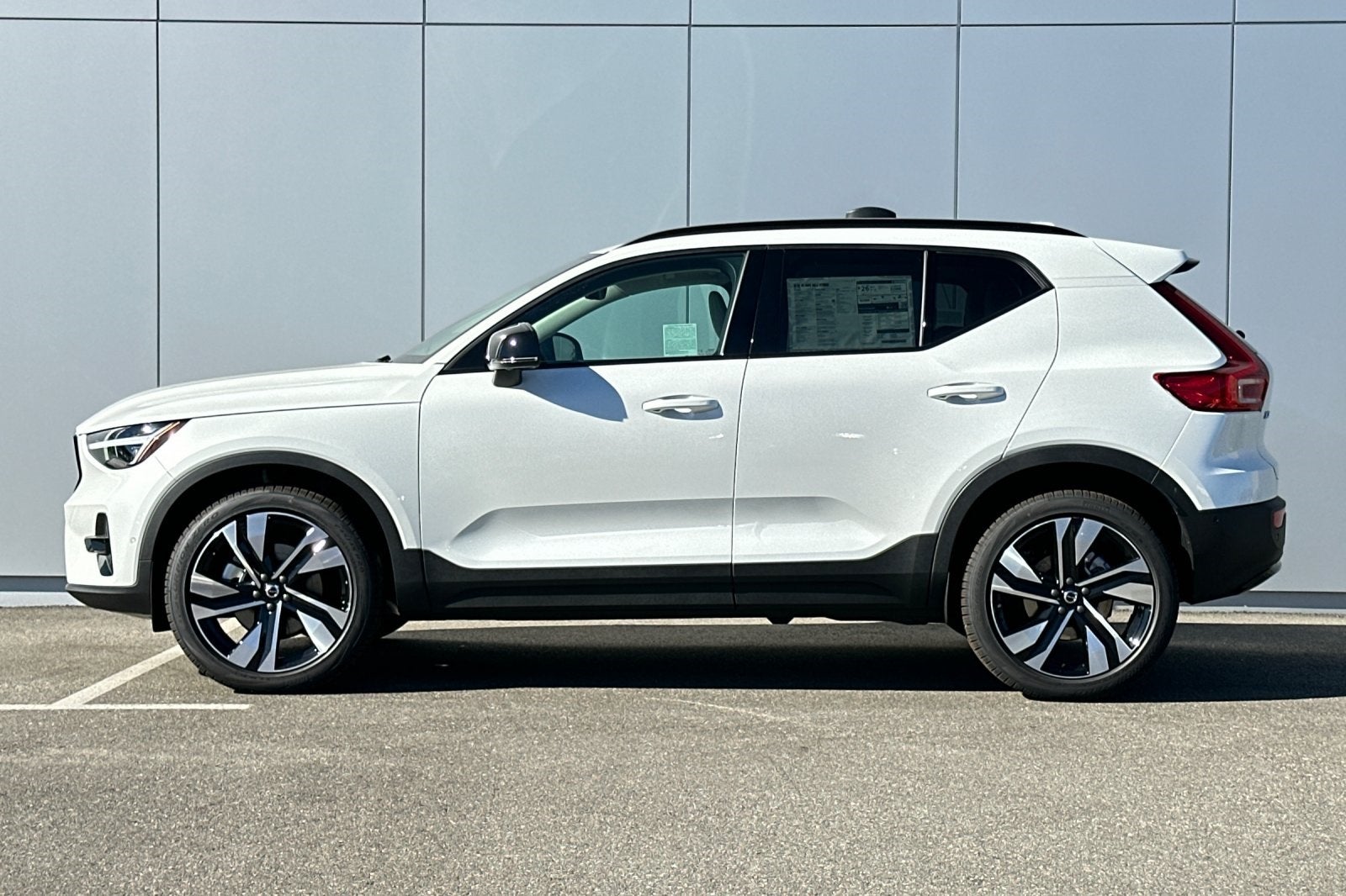2026 Volvo XC40 B5 Ultra