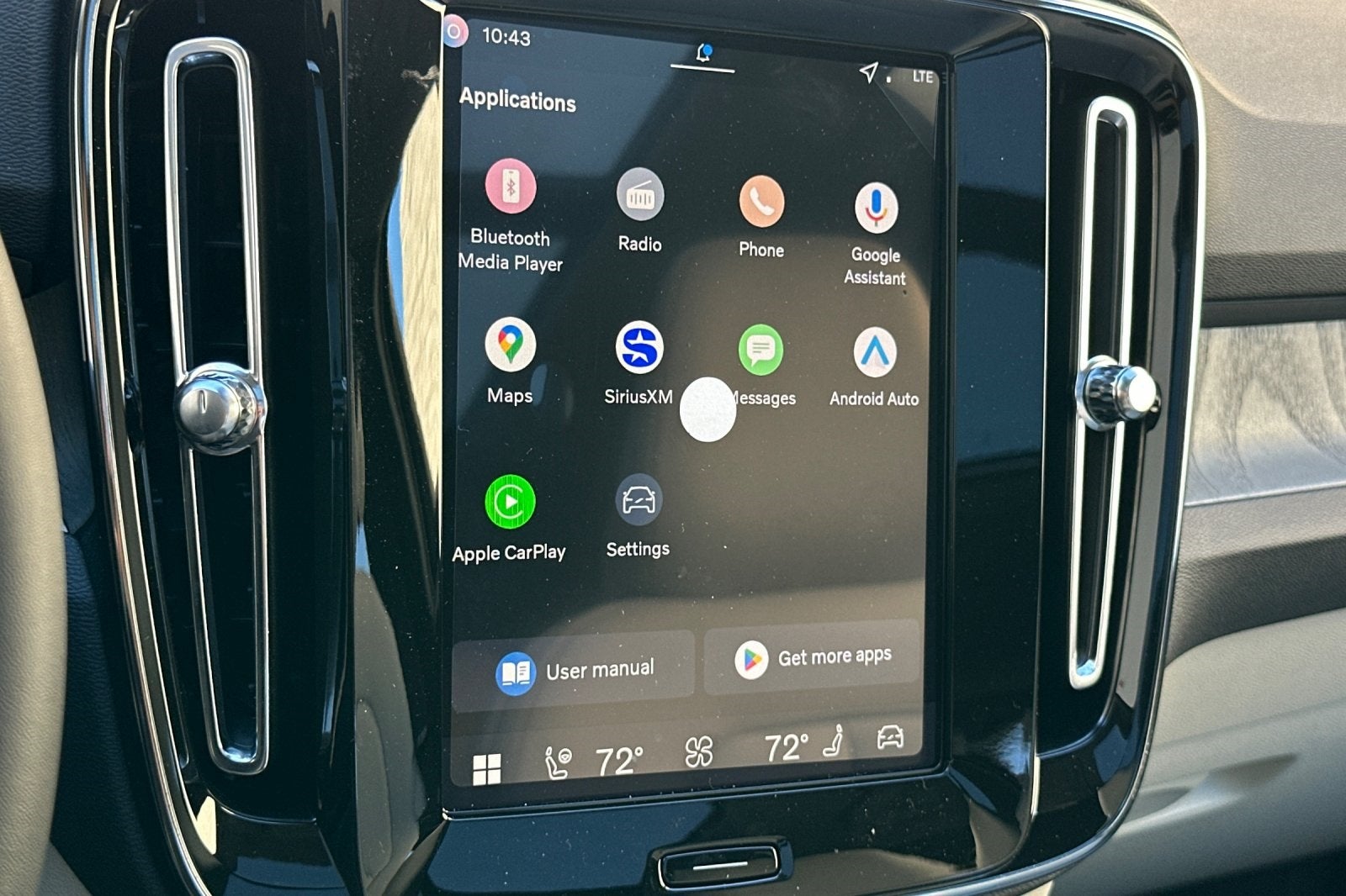 2026 Volvo XC40 B5 Ultra