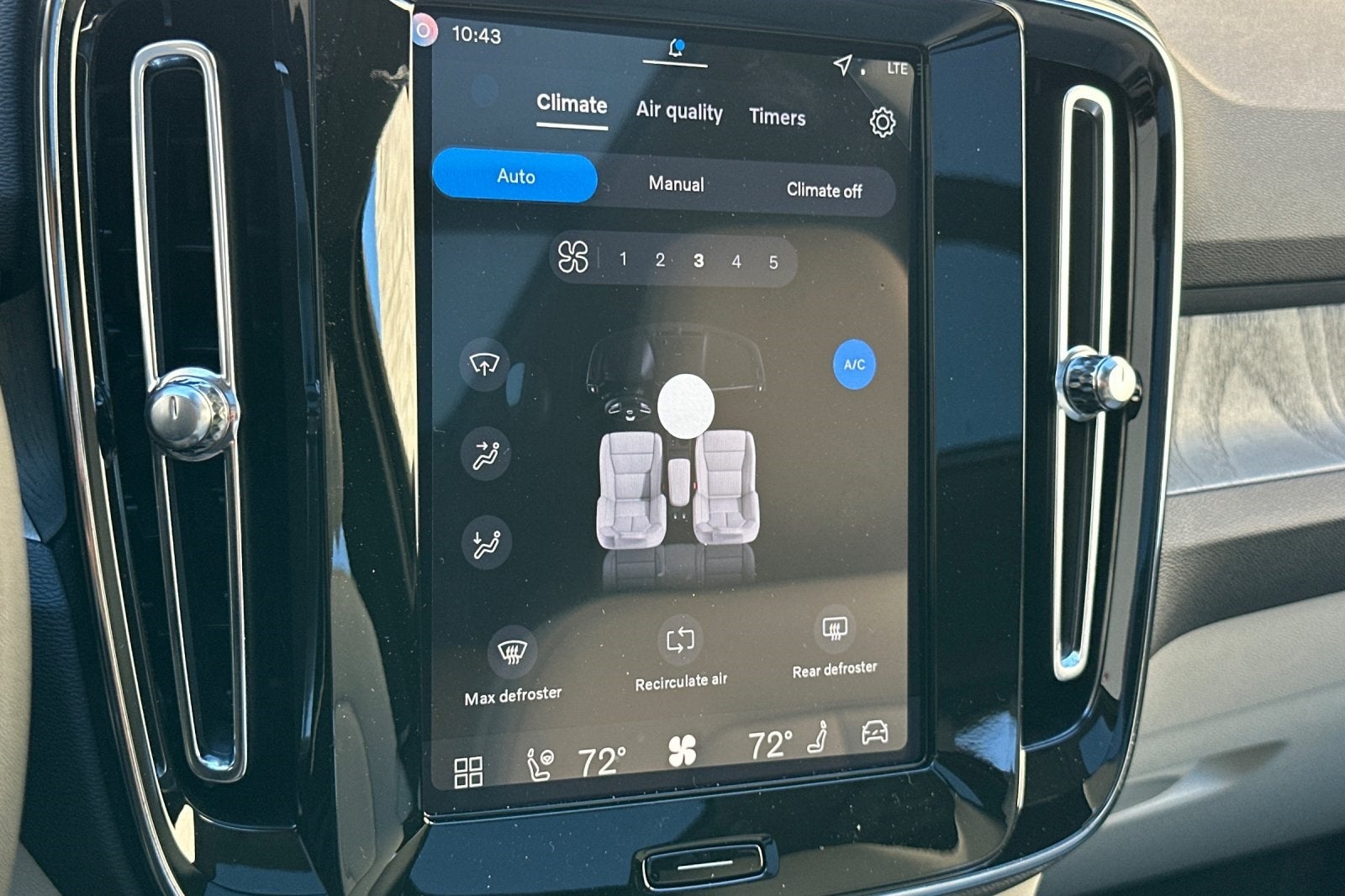 2026 Volvo XC40 B5 Ultra