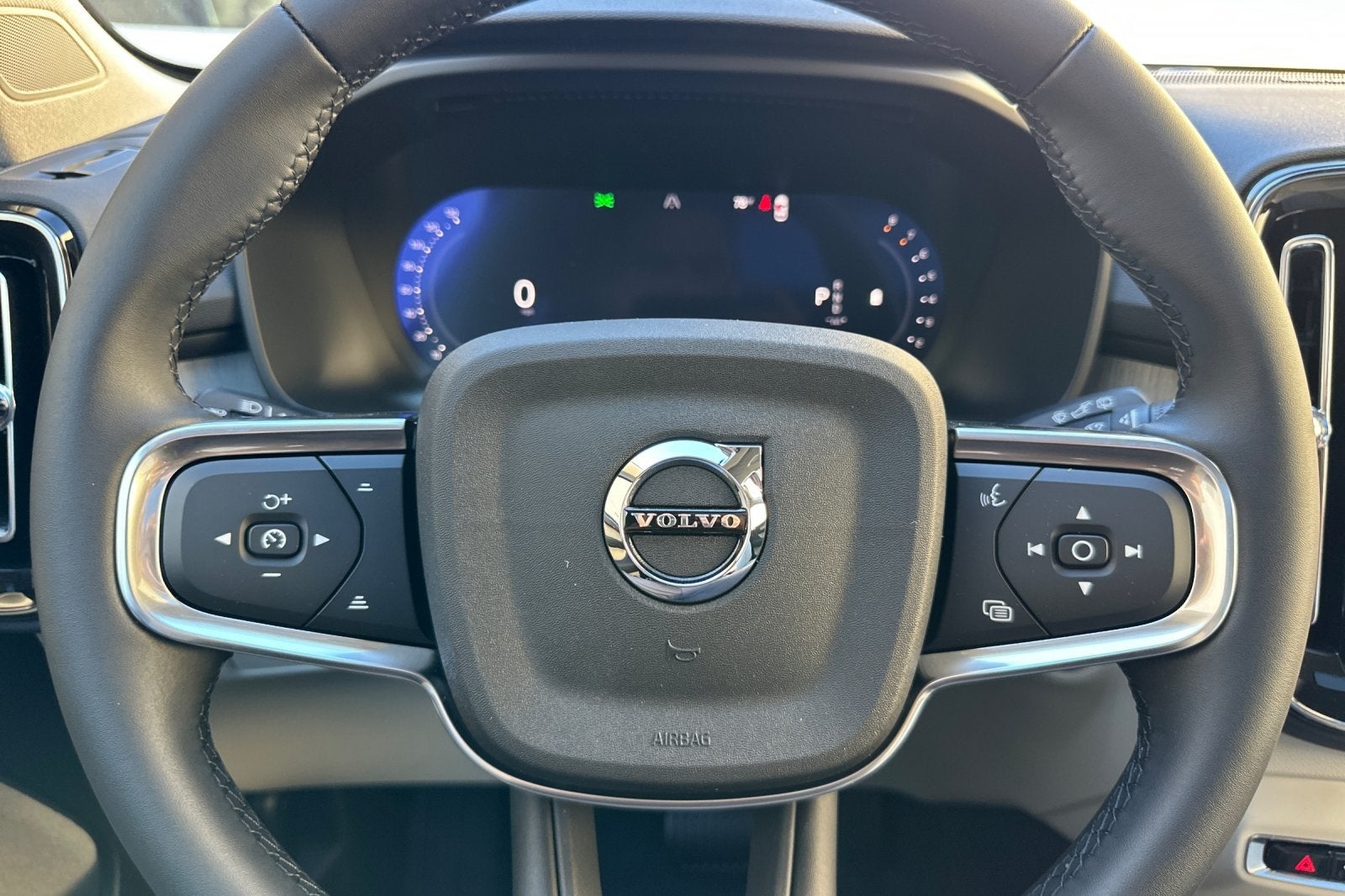 2026 Volvo XC40 B5 Ultra