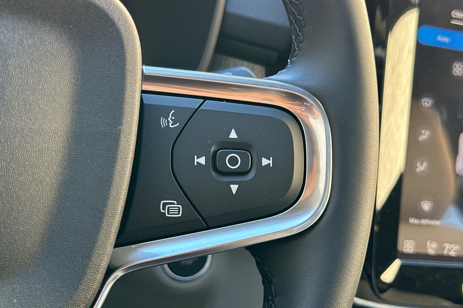 2026 Volvo XC40 B5 Ultra