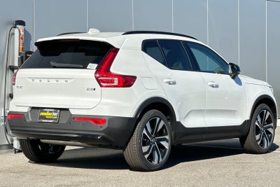 2026 Volvo XC40 B5 Ultra