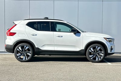 2026 Volvo XC40 B5 Ultra