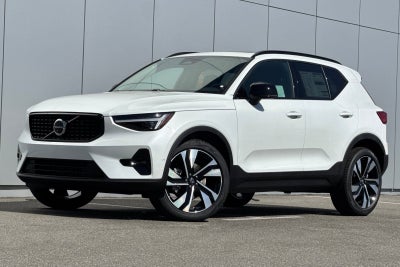 2026 Volvo XC40 B5 Ultra