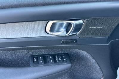 2026 Volvo XC40 B5 Ultra