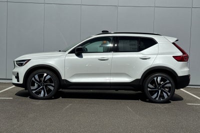 2026 Volvo XC40 B5 Ultra