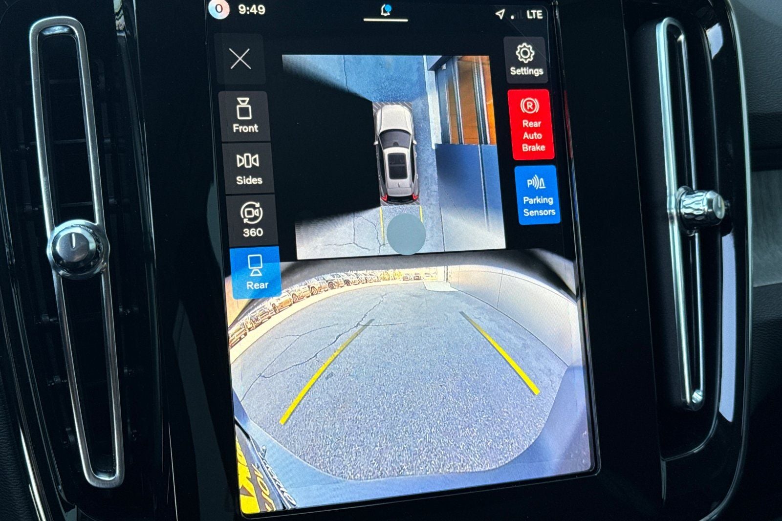 2026 Volvo XC40 B5 Ultra
