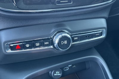 2026 Volvo XC40 B5 Ultra