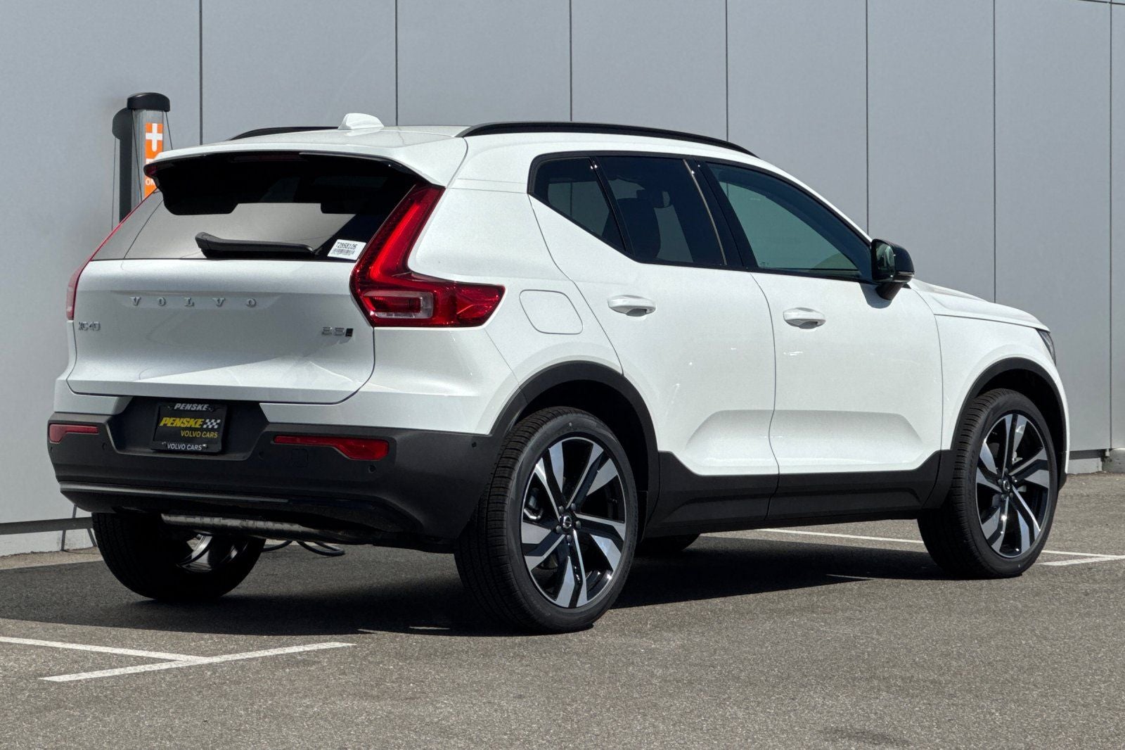 2026 Volvo XC40 B5 Ultra