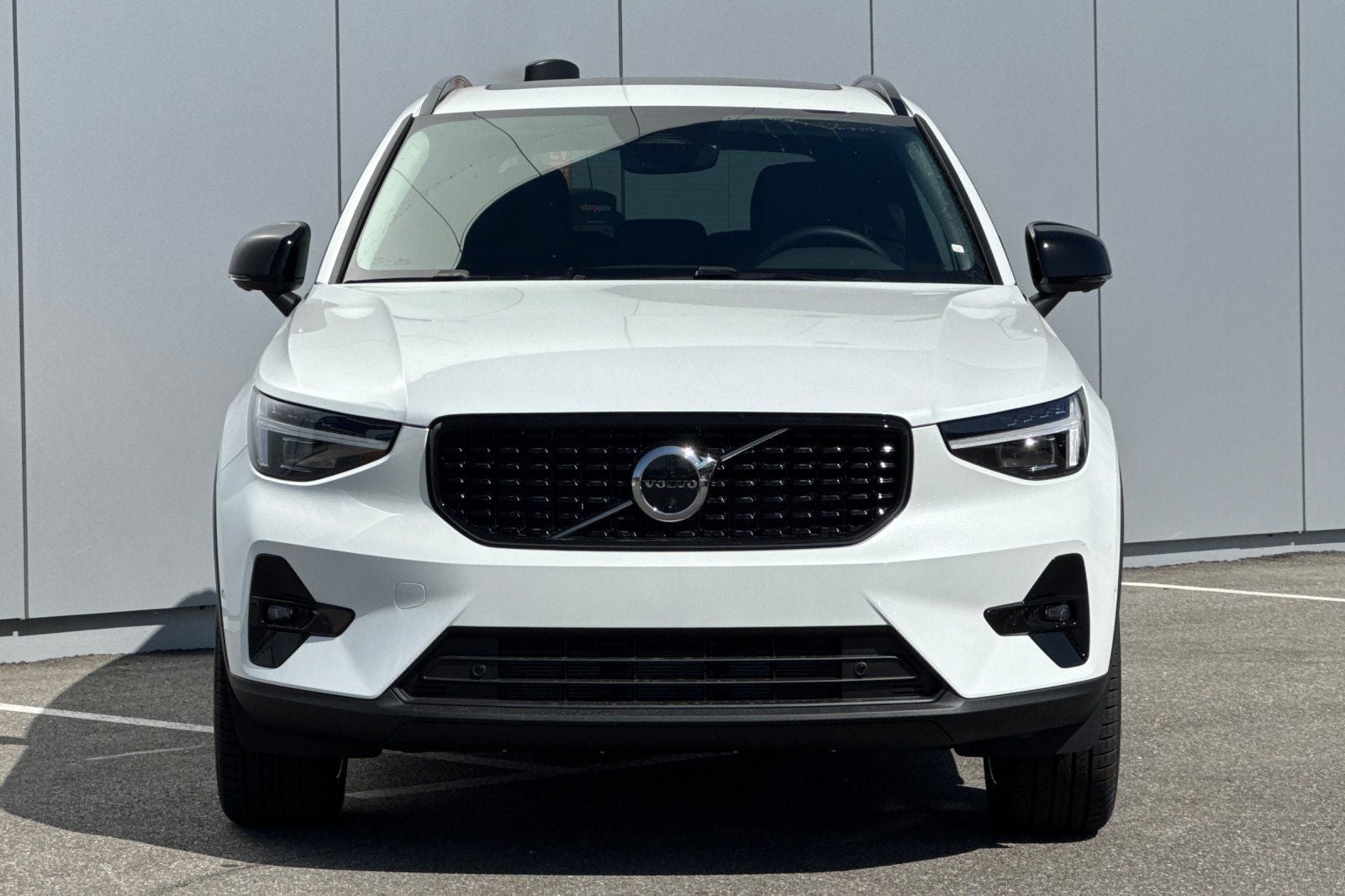 2026 Volvo XC40 B5 Ultra