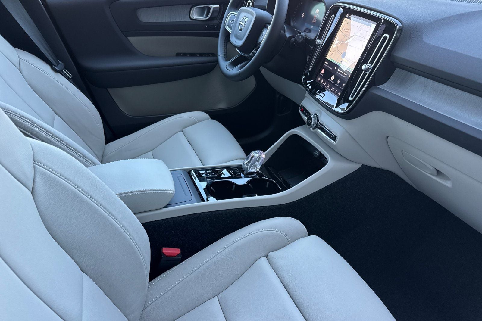 2026 Volvo XC40 B5 Ultra