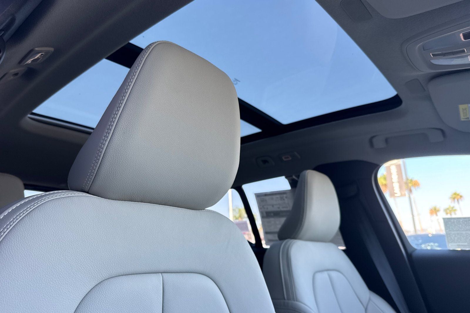 2026 Volvo XC40 B5 Ultra