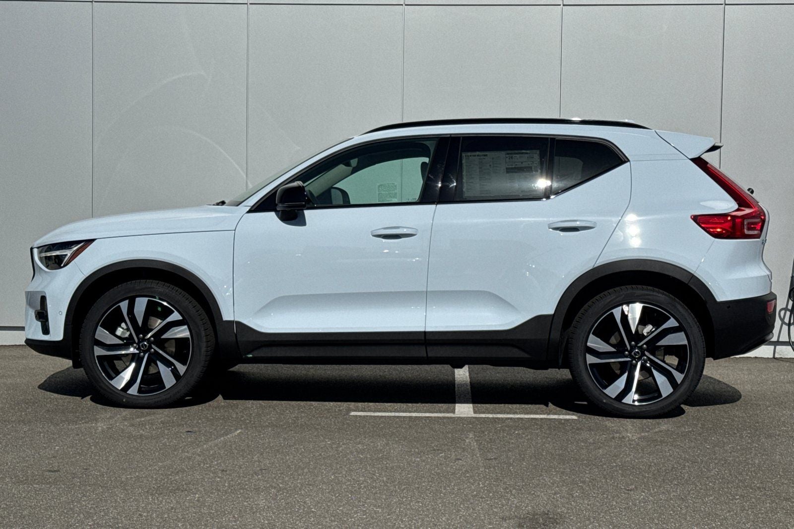 2026 Volvo XC40 B5 Ultra