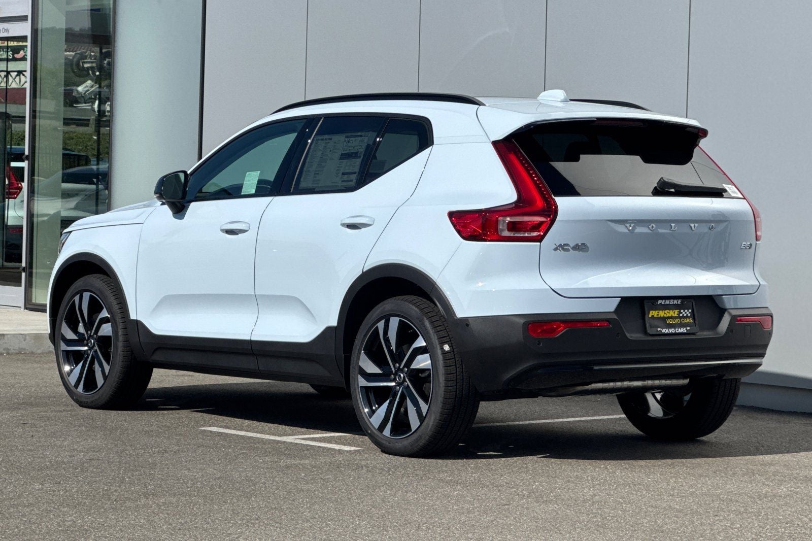 2026 Volvo XC40 B5 Ultra