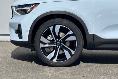 2026 Volvo XC40 B5 Ultra