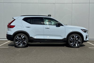 2026 Volvo XC40 B5 Ultra