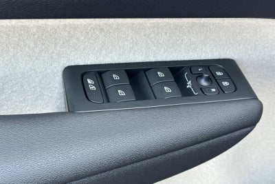 2026 Volvo XC40 B5 Ultra