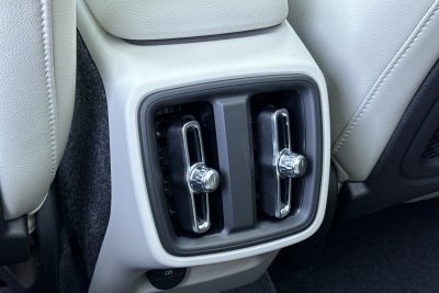 2026 Volvo XC40 B5 Ultra