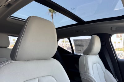 2026 Volvo XC40 B5 Ultra