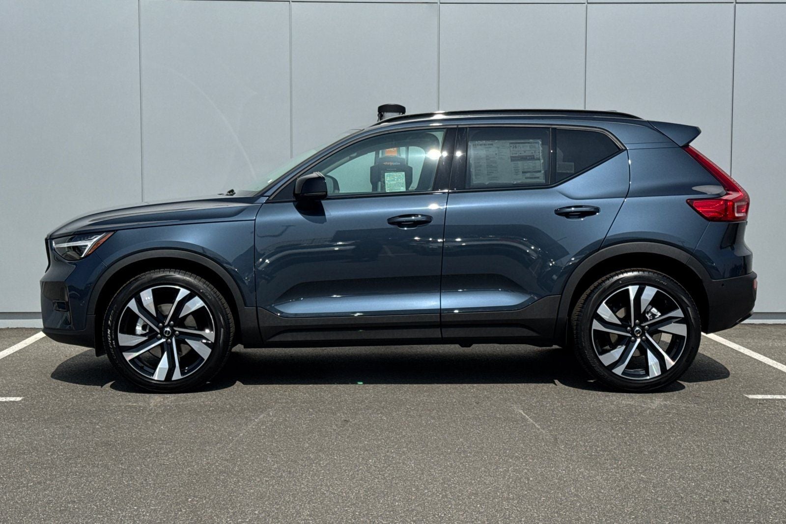 2026 Volvo XC40 B5 Ultra