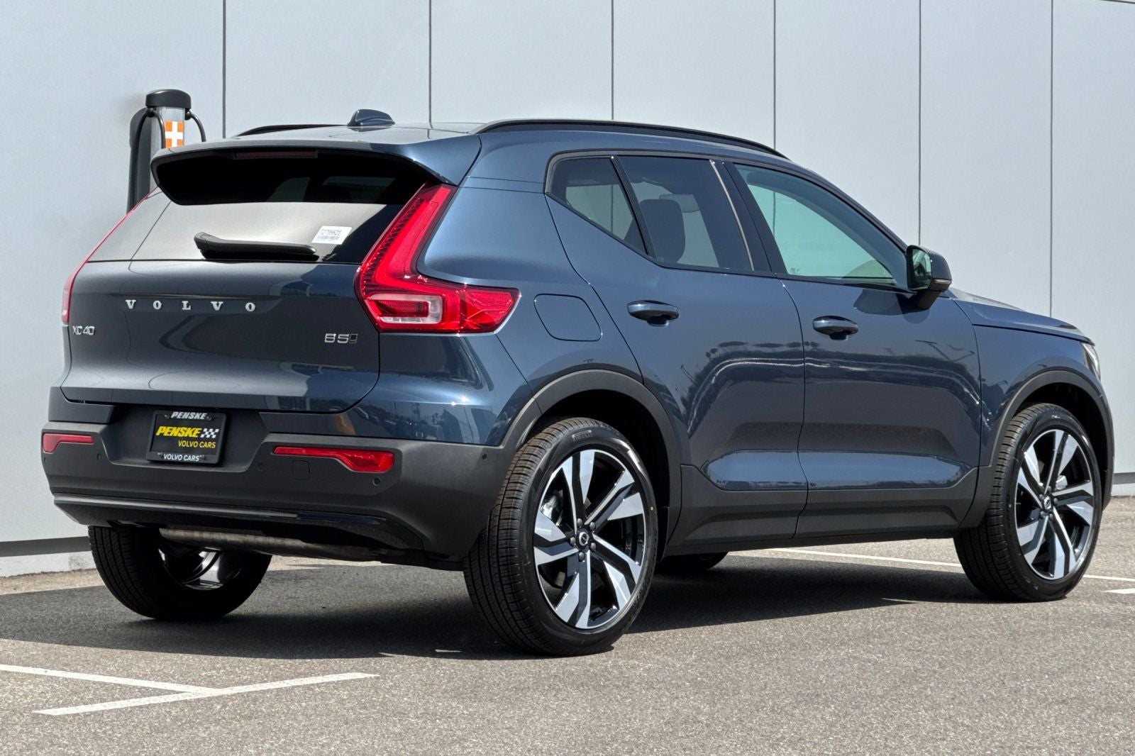2026 Volvo XC40 B5 Ultra