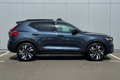 2026 Volvo XC40 B5 Ultra