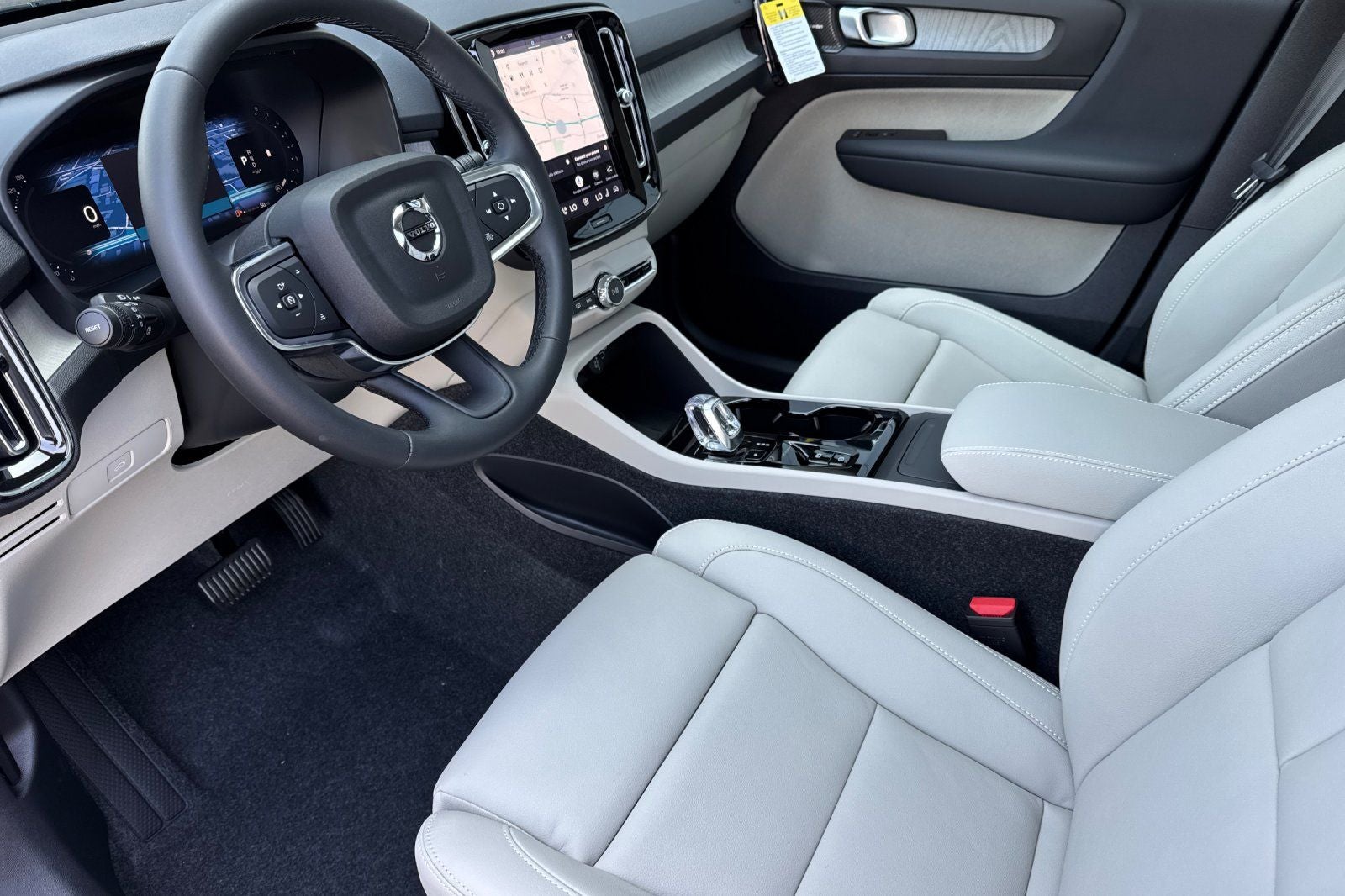 2026 Volvo XC40 B5 Ultra