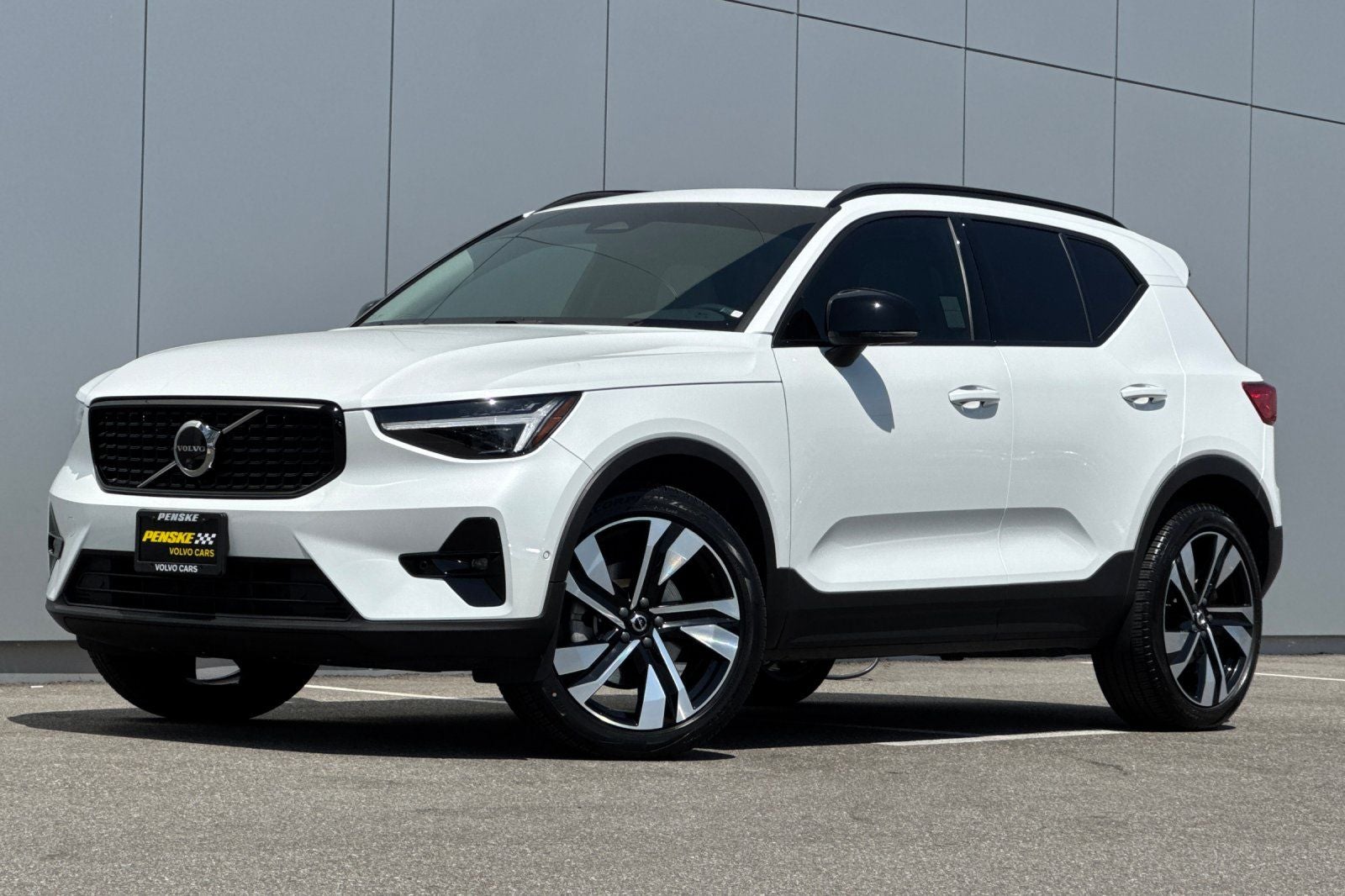 2024 Volvo XC40 Ultimate