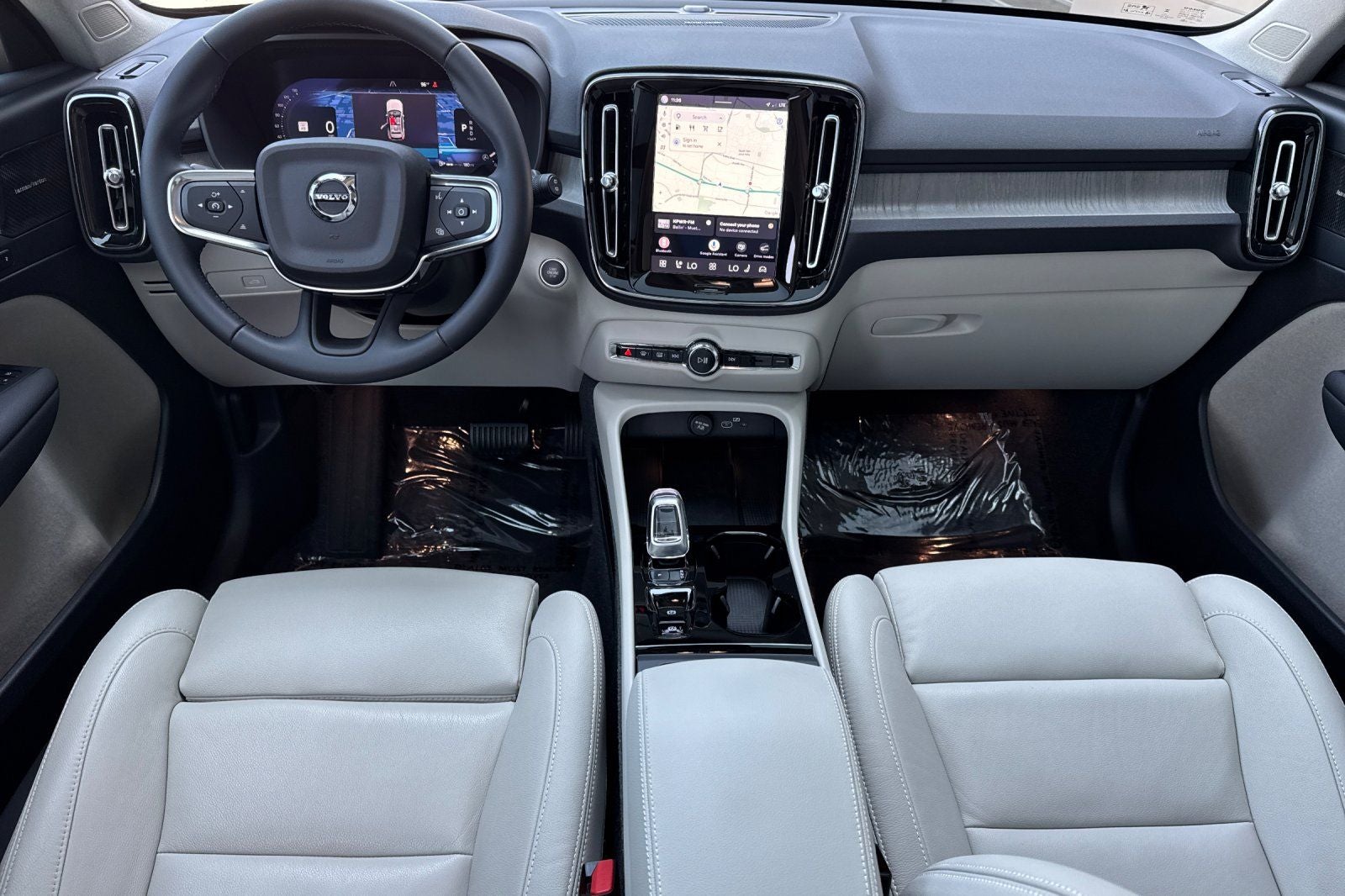 2024 Volvo XC40 Ultimate