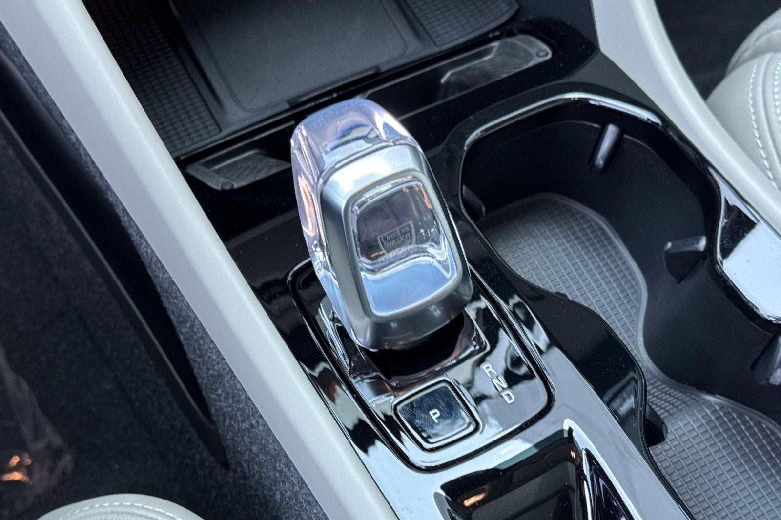 2024 Volvo XC40 Ultimate