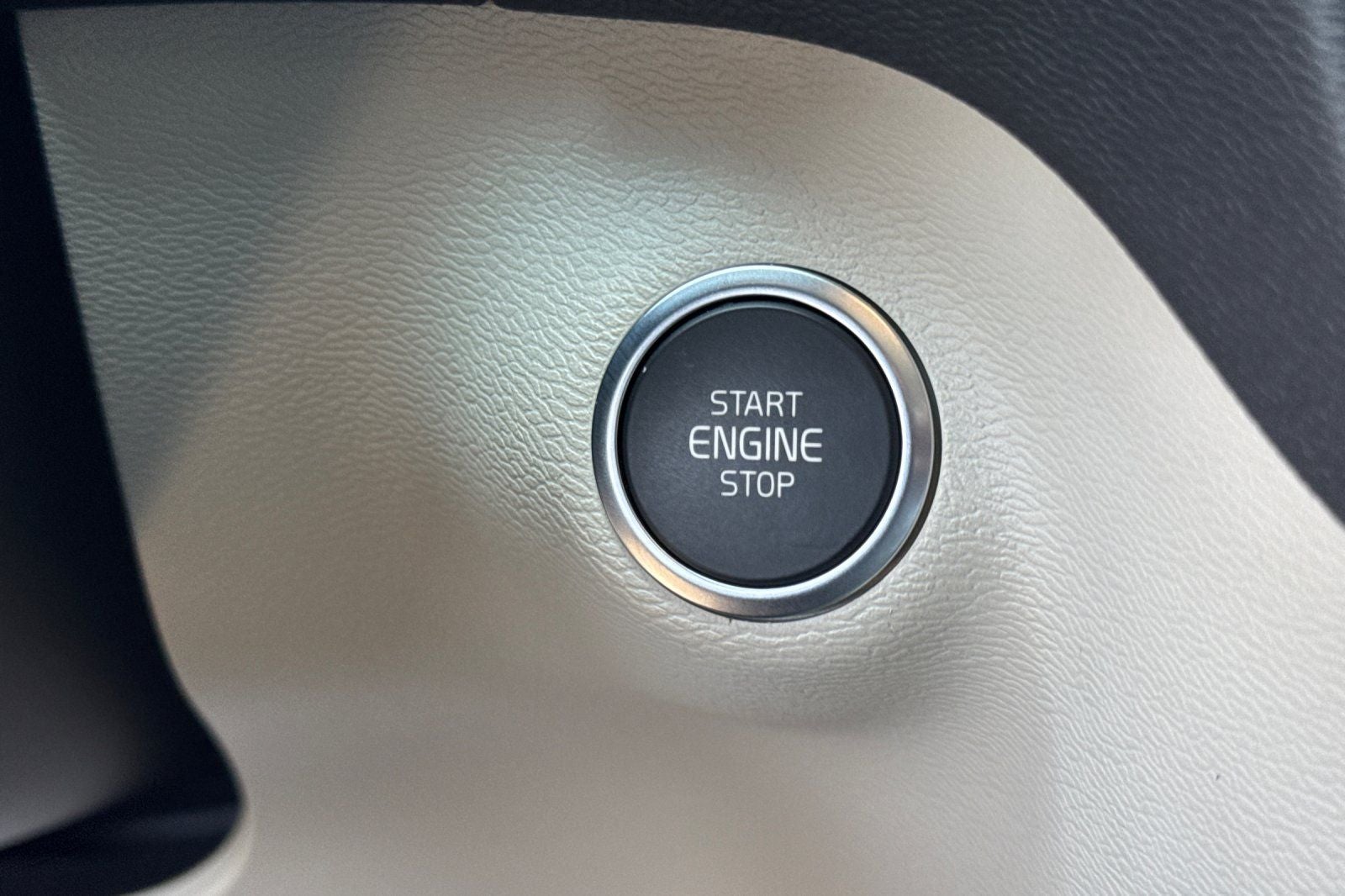 2024 Volvo XC40 Ultimate