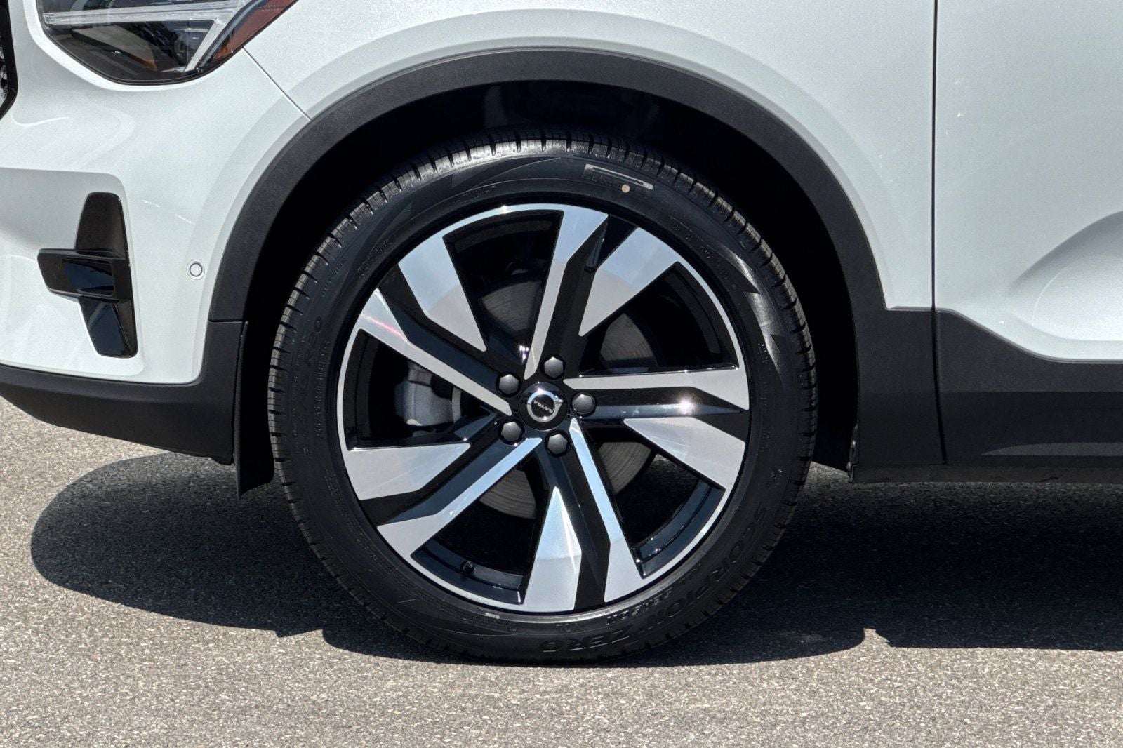 2024 Volvo XC40 Ultimate