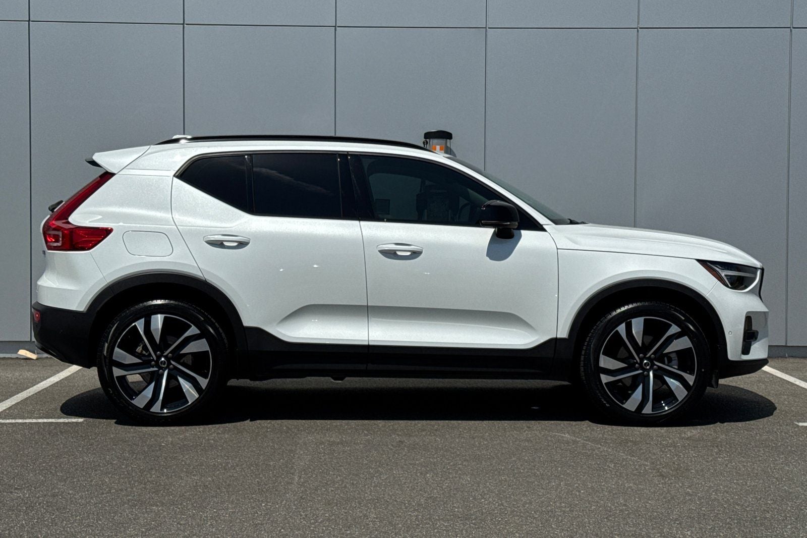2024 Volvo XC40 Ultimate