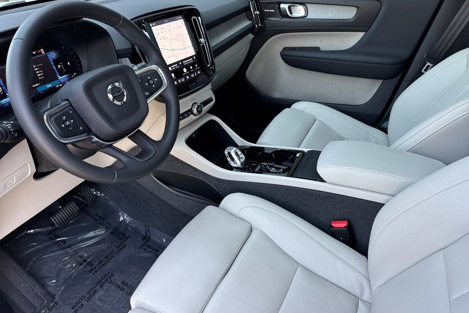 2024 Volvo XC40 Ultimate