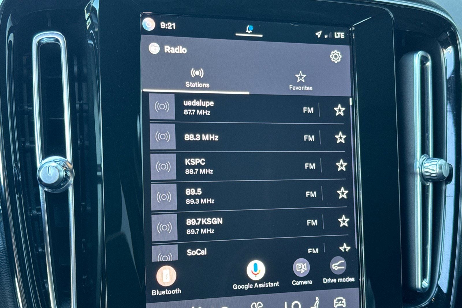 2023 Volvo XC40 B5 Plus Dark Theme