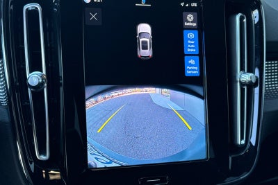2023 Volvo XC40 B5 Plus Dark Theme