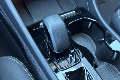 2023 Volvo XC40 B5 Plus Dark Theme