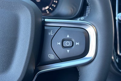 2023 Volvo XC40 B5 Plus Dark Theme