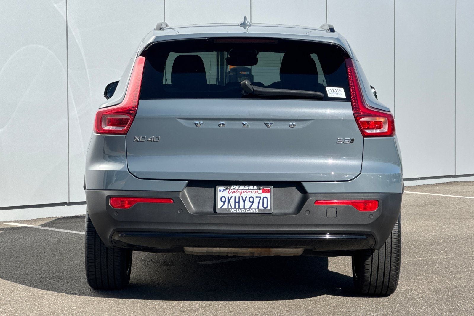 2023 Volvo XC40 B5 Plus Dark Theme