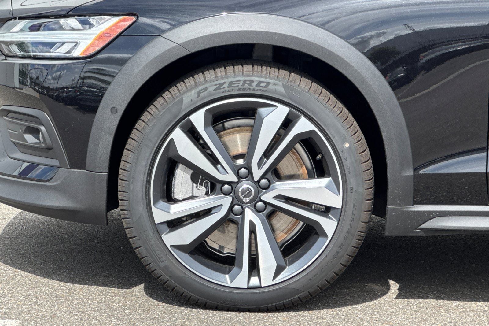 2026 Volvo V60 Cross Country B5 Plus
