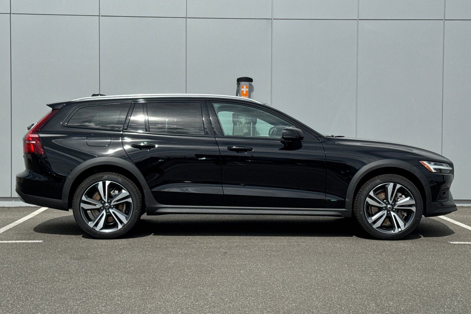 2026 Volvo V60 Cross Country B5 Plus