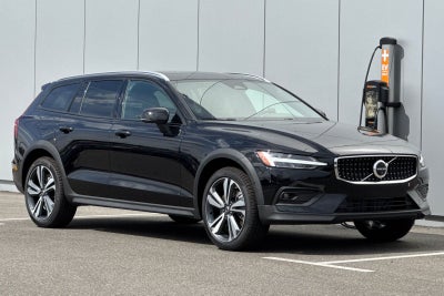 2026 Volvo V60 Cross Country B5 Plus
