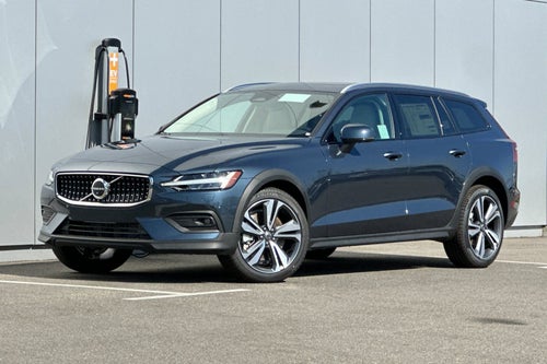 2026 Volvo V60 Cross Country B5 Plus
