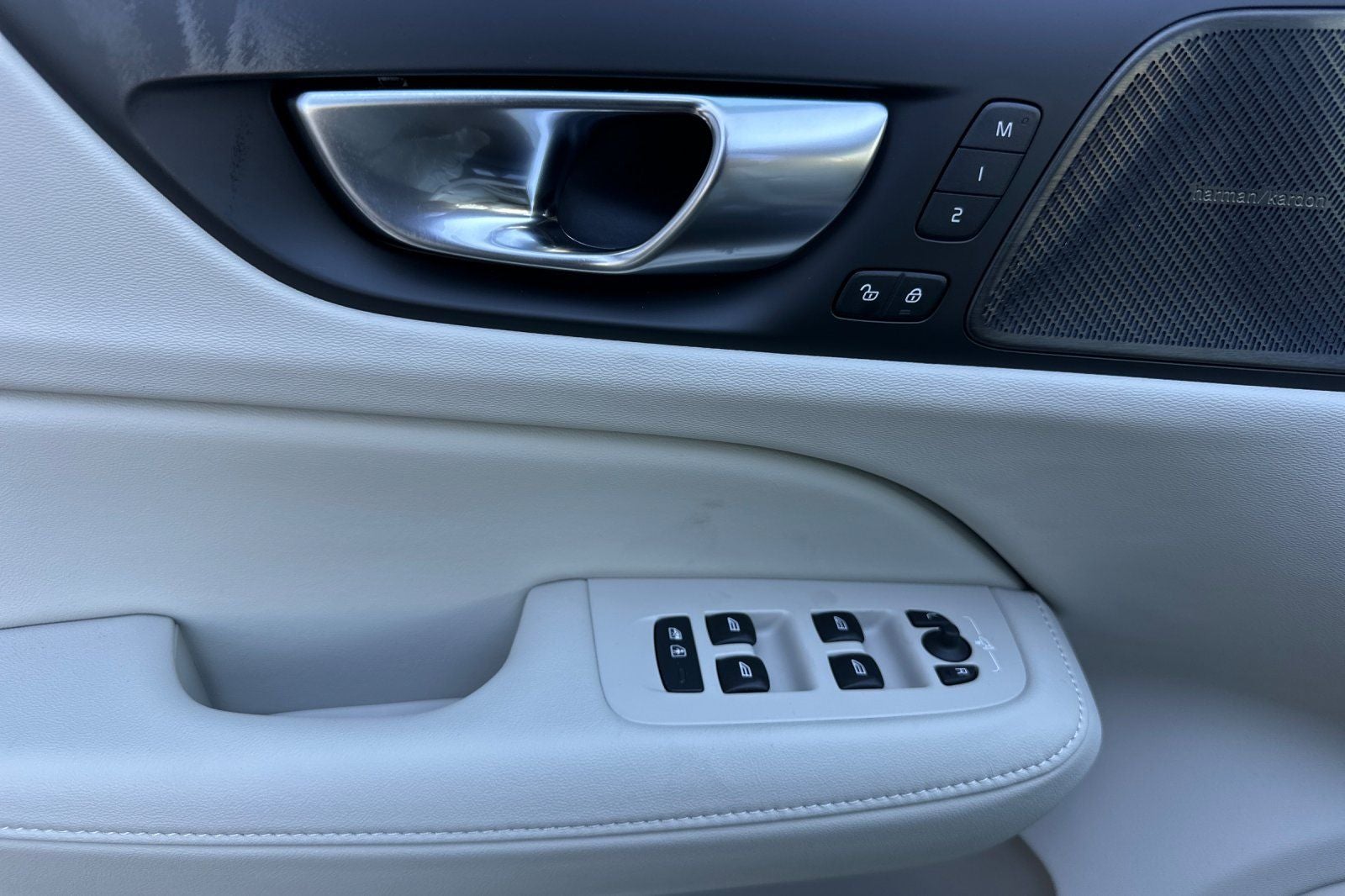 2026 Volvo V60 Cross Country B5 Plus