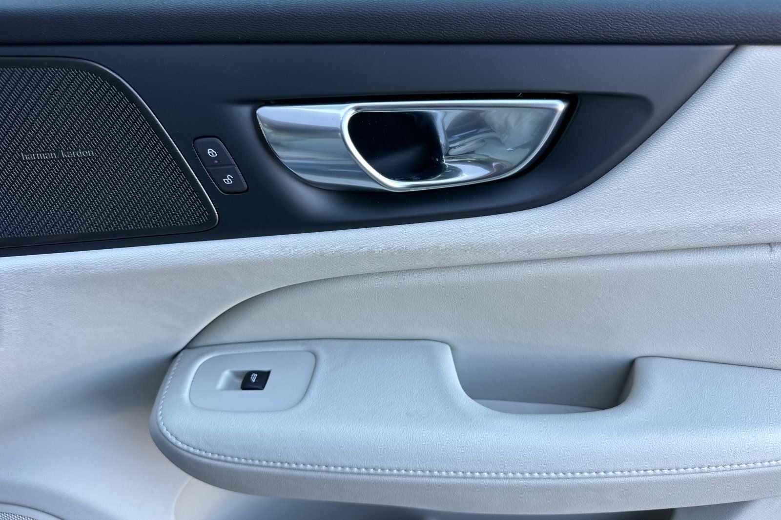 2026 Volvo V60 Cross Country B5 Plus