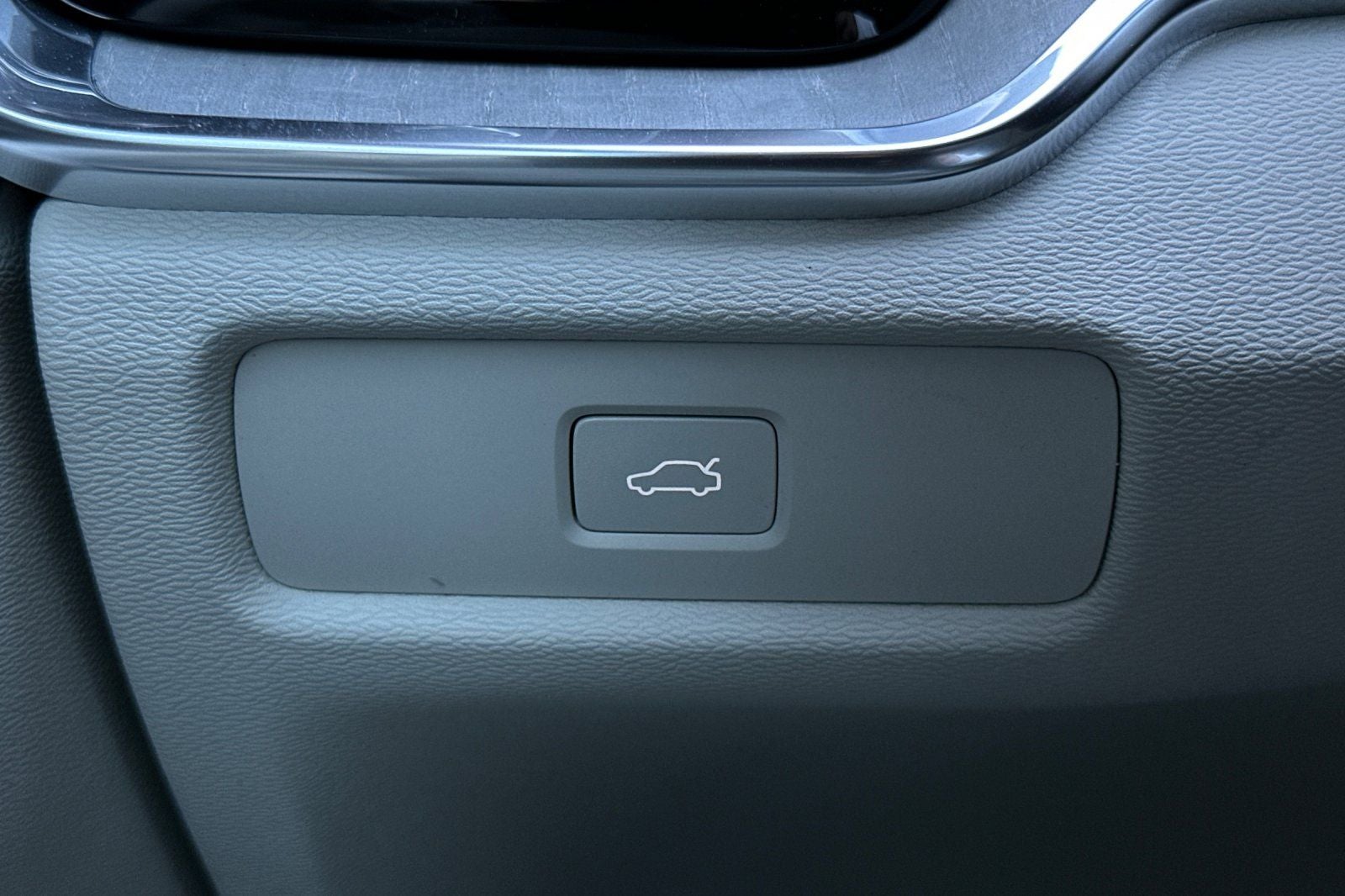 2026 Volvo V60 Cross Country B5 Plus