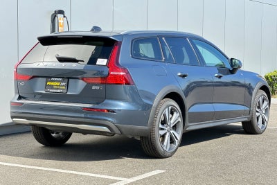 2026 Volvo V60 Cross Country B5 Plus