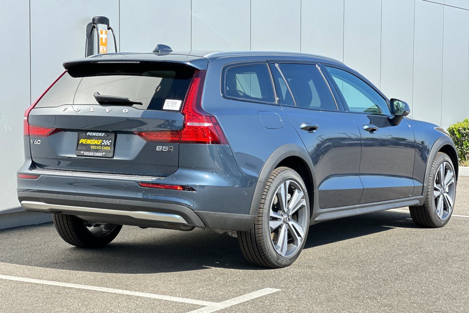 2026 Volvo V60 Cross Country B5 Plus